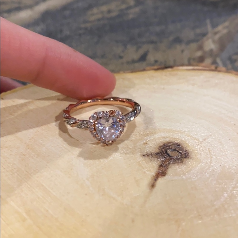 Rose gold heart ring size 7